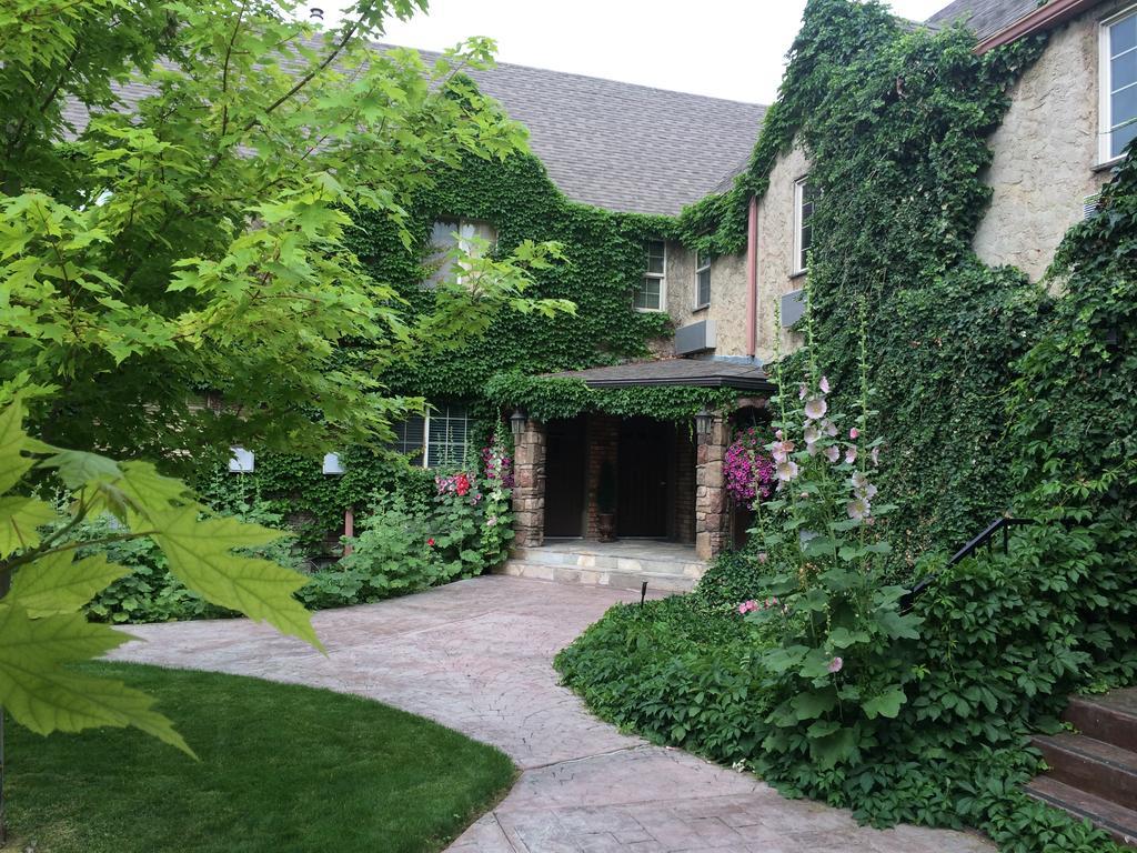 Black Swan Inn Luxurious Theme Rooms ポカテッロ エクステリア 写真