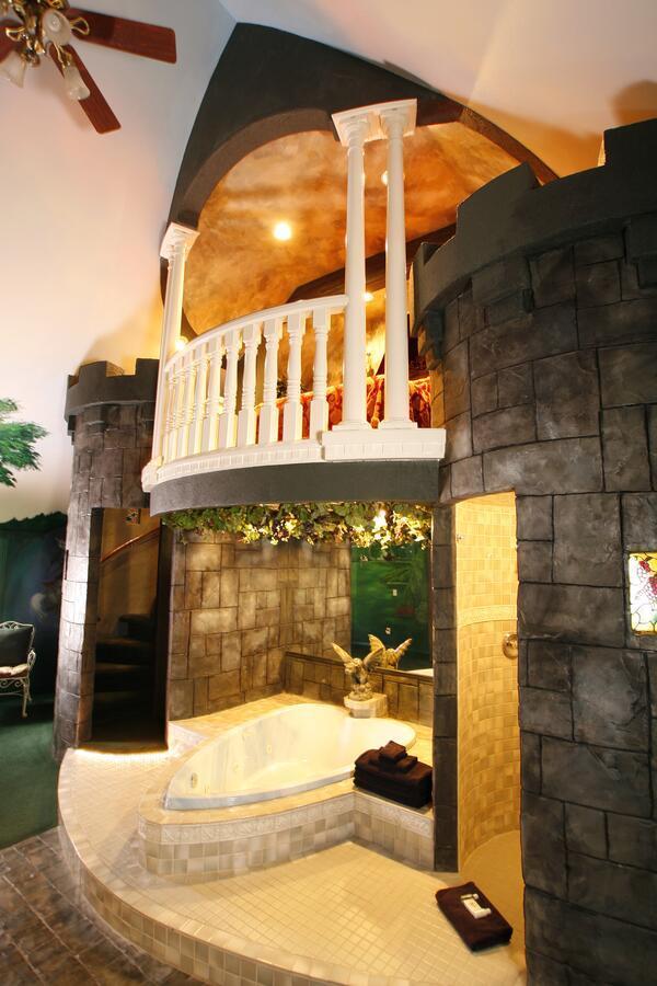 Black Swan Inn Luxurious Theme Rooms ポカテッロ エクステリア 写真