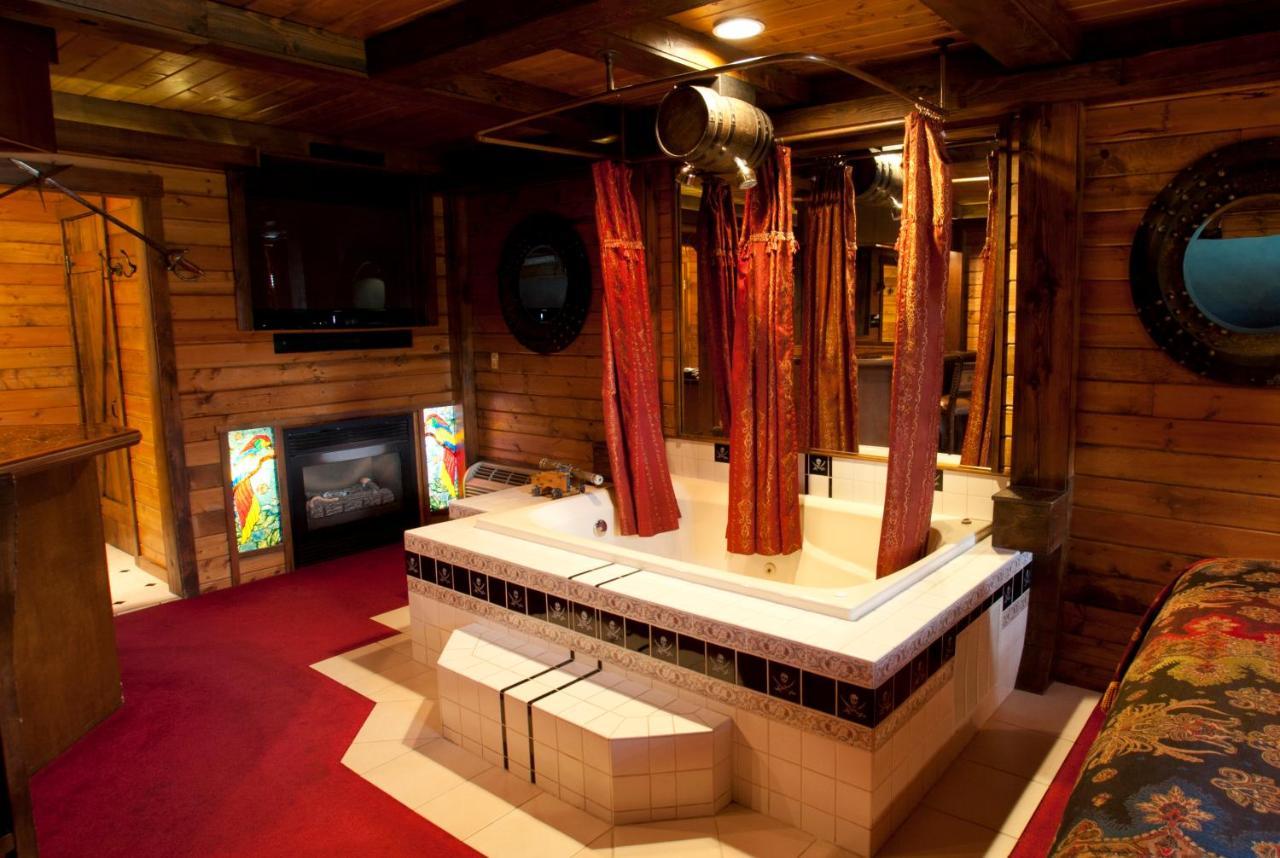 Black Swan Inn Luxurious Theme Rooms ポカテッロ エクステリア 写真