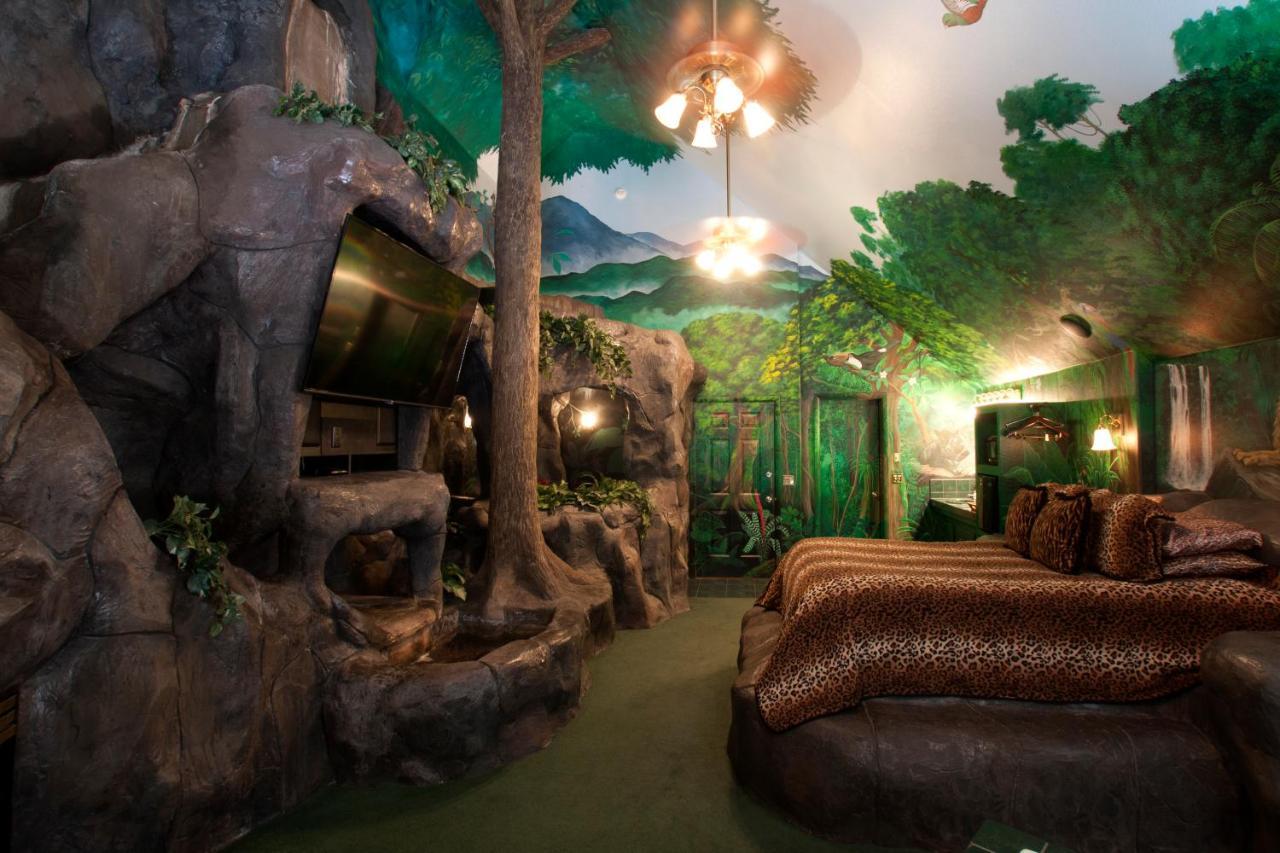 Black Swan Inn Luxurious Theme Rooms ポカテッロ エクステリア 写真