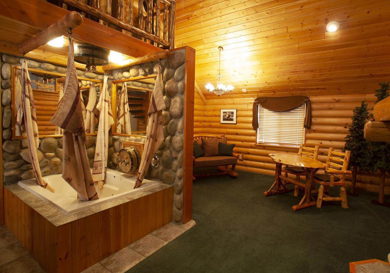 Black Swan Inn Luxurious Theme Rooms ポカテッロ エクステリア 写真