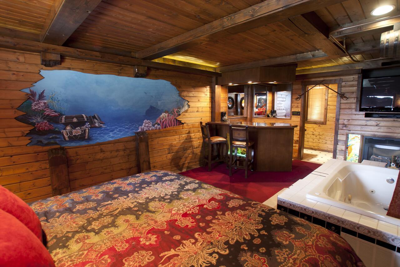 Black Swan Inn Luxurious Theme Rooms ポカテッロ エクステリア 写真