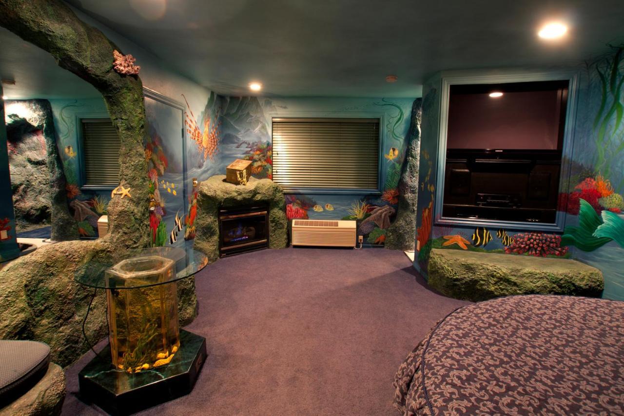 Black Swan Inn Luxurious Theme Rooms ポカテッロ エクステリア 写真