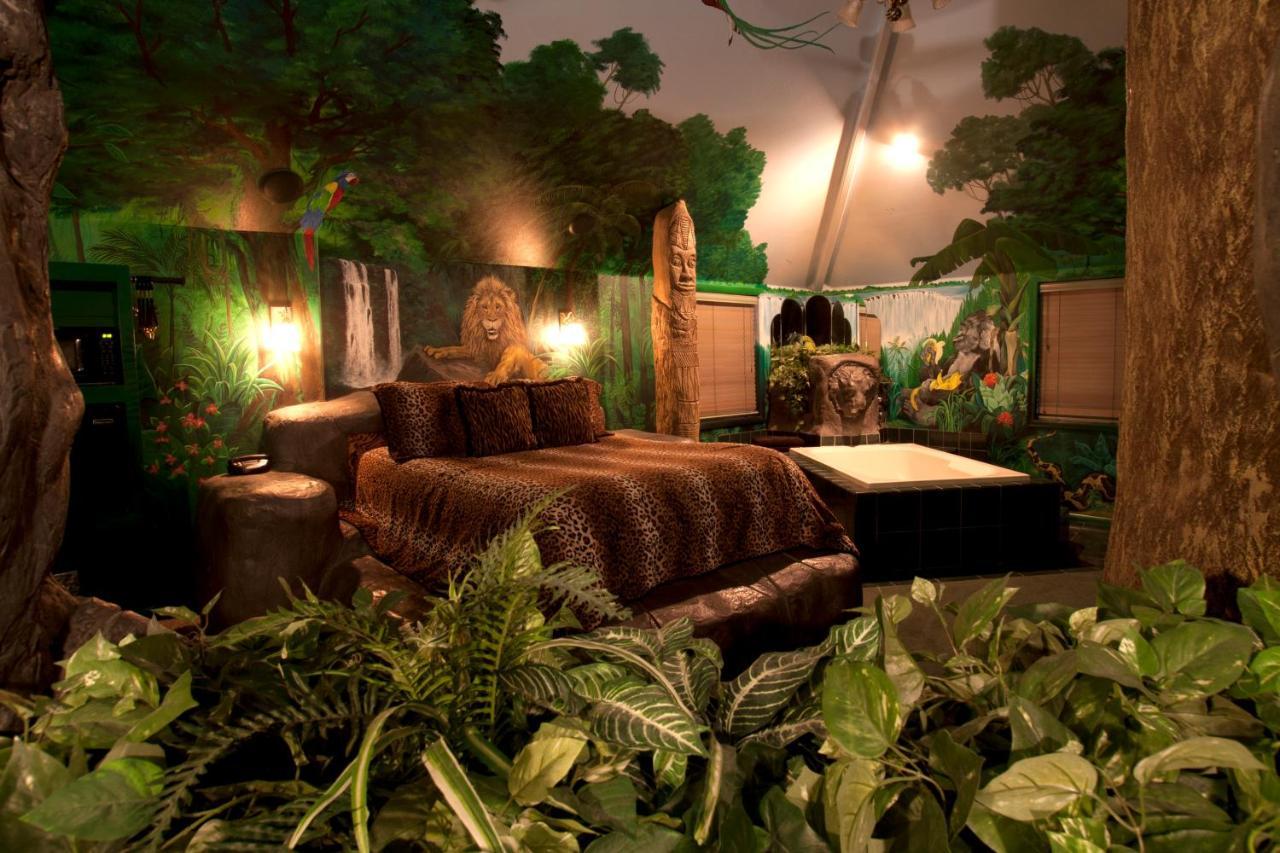 Black Swan Inn Luxurious Theme Rooms ポカテッロ エクステリア 写真