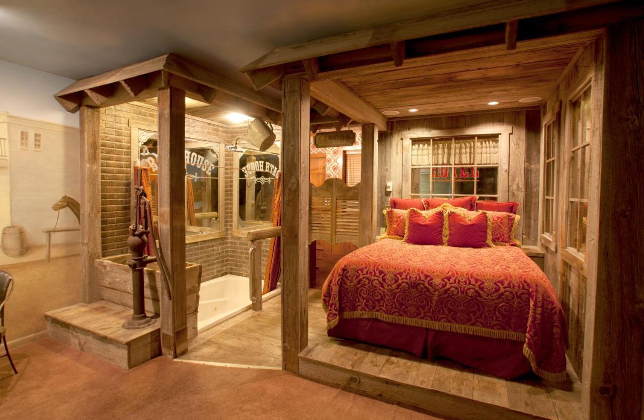 Black Swan Inn Luxurious Theme Rooms ポカテッロ エクステリア 写真