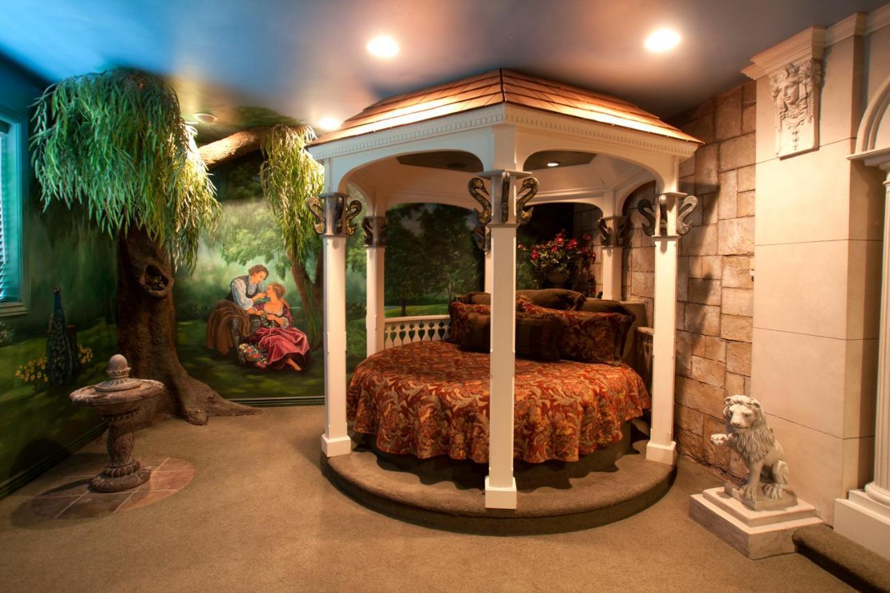 Black Swan Inn Luxurious Theme Rooms ポカテッロ エクステリア 写真